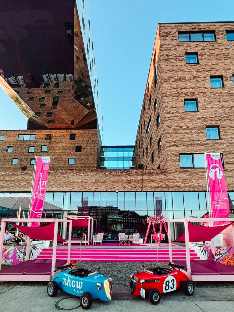 Drink & Drive AfterWork Tour - NHOW Hotel & Hotrod Tour Berlin