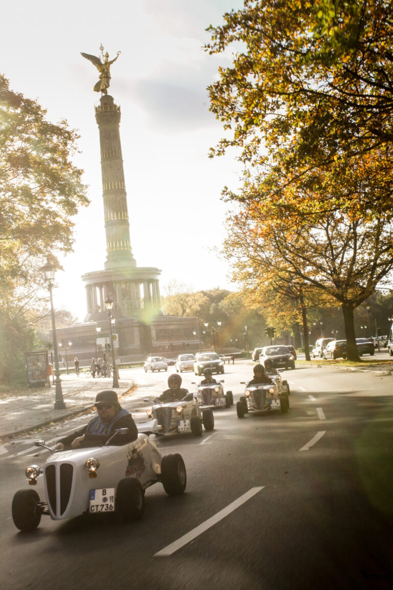 Hotrod Tour Berlin - Drive the smallest cars in town