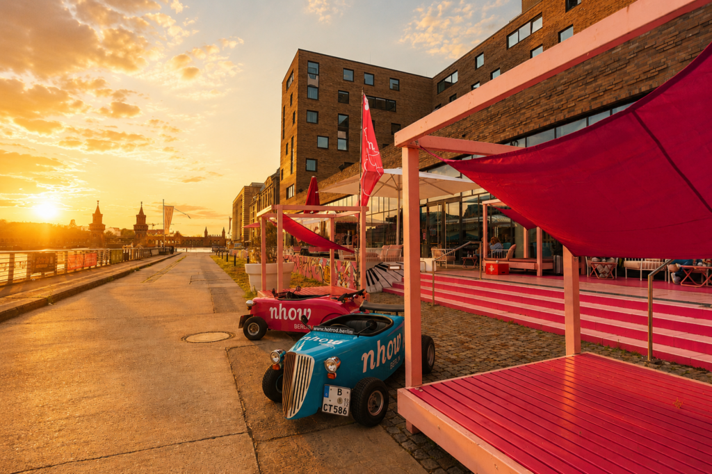 Hotrod Tour Berlin: After Work Drink & Drive Tour Sunset - Nhow Hotel